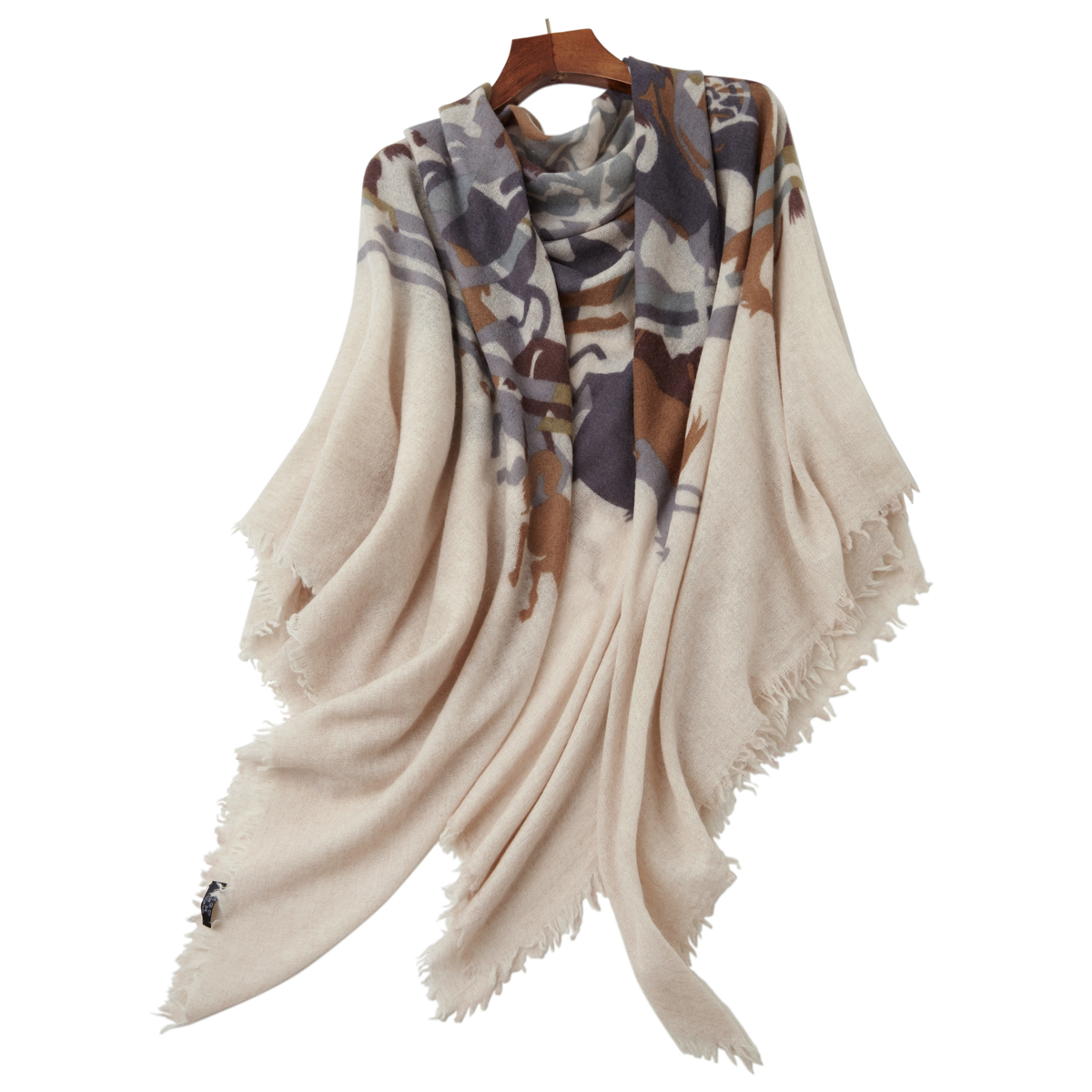 2025新款万马奔腾纯羊毛印花披肩秋冬保暖大围巾空调房外搭大方巾