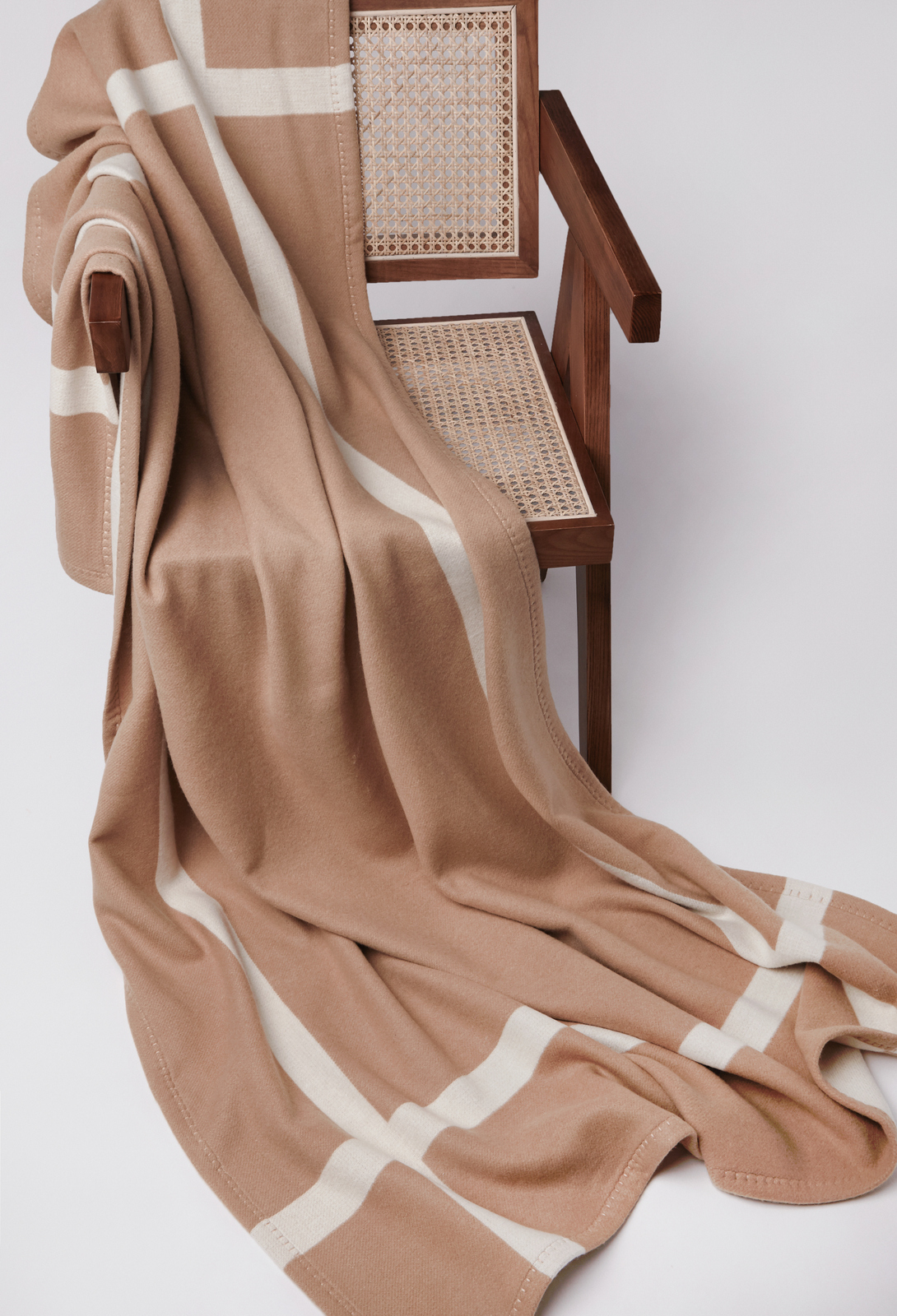 欧洲小众双面双色加厚家居沙发床上用单人纯羊毛被子办公室盖毯