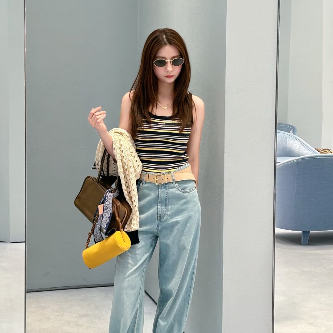 南油背心女内搭撞色条纹字母刺绣无袖针织衫修身显瘦减龄毛线上衣