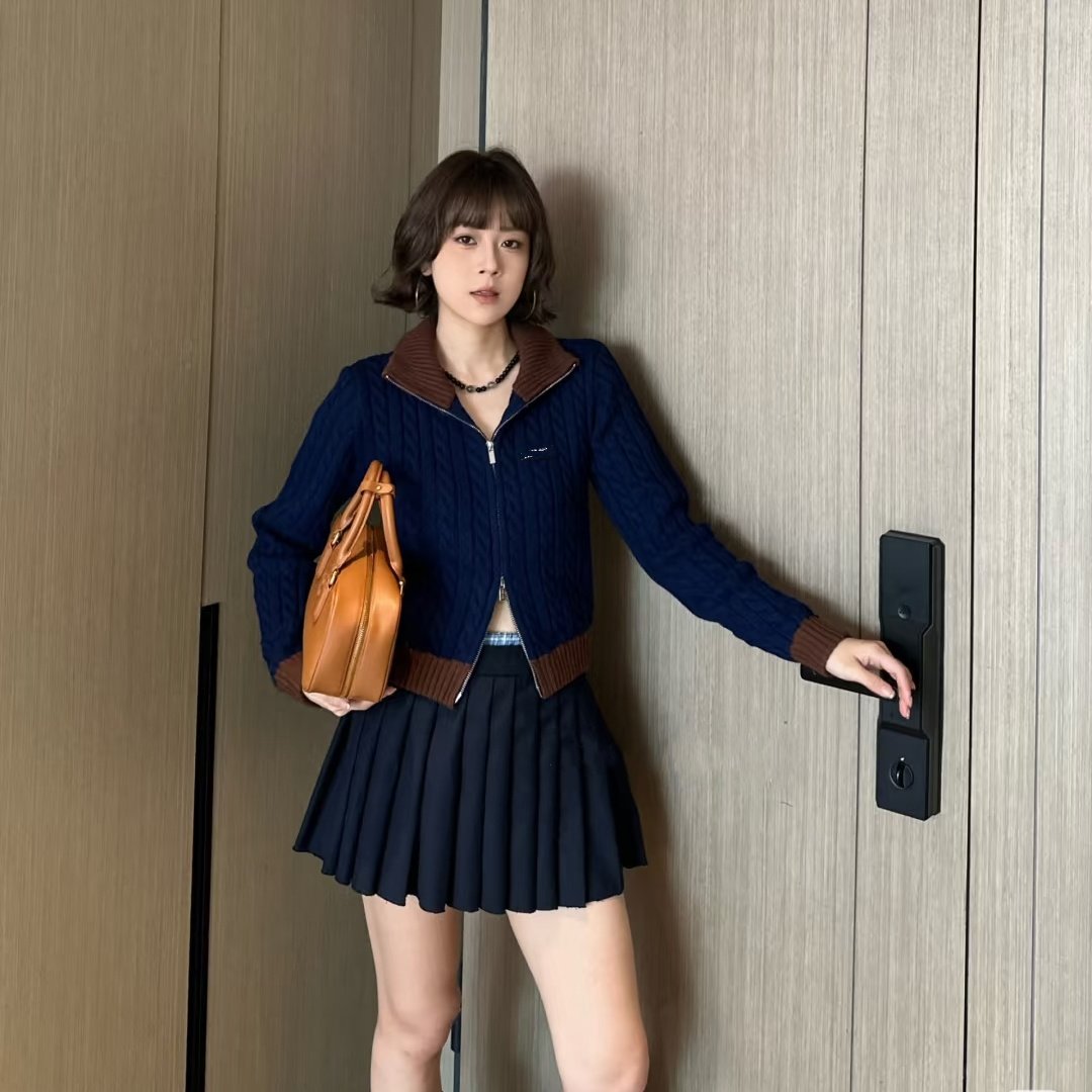 双拉链开衫女装2025新款今年流行爆款字母提花针织衫秋冬穿搭外套