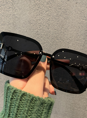 韩版大框方形简约黑色偏光墨镜女显瘦街拍时尚字母太阳镜百搭眼镜