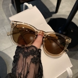 Ретро квадратные бежевые универсальные солнцезащитные очки, популярно в интернете, по фигуре