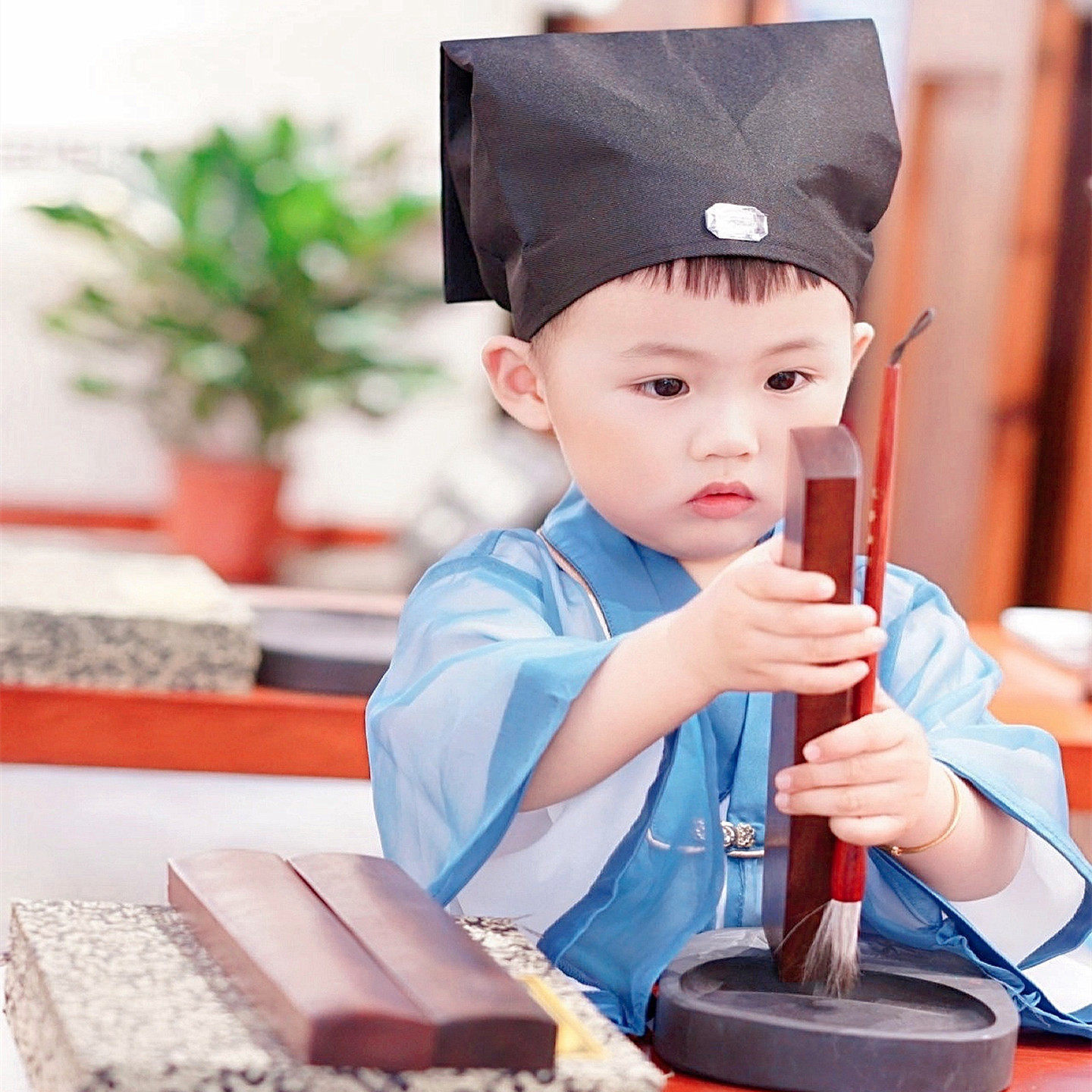 儿童开笔礼国学汉服幼儿园古诗朗诵三字经男女书童弟子规演出服装