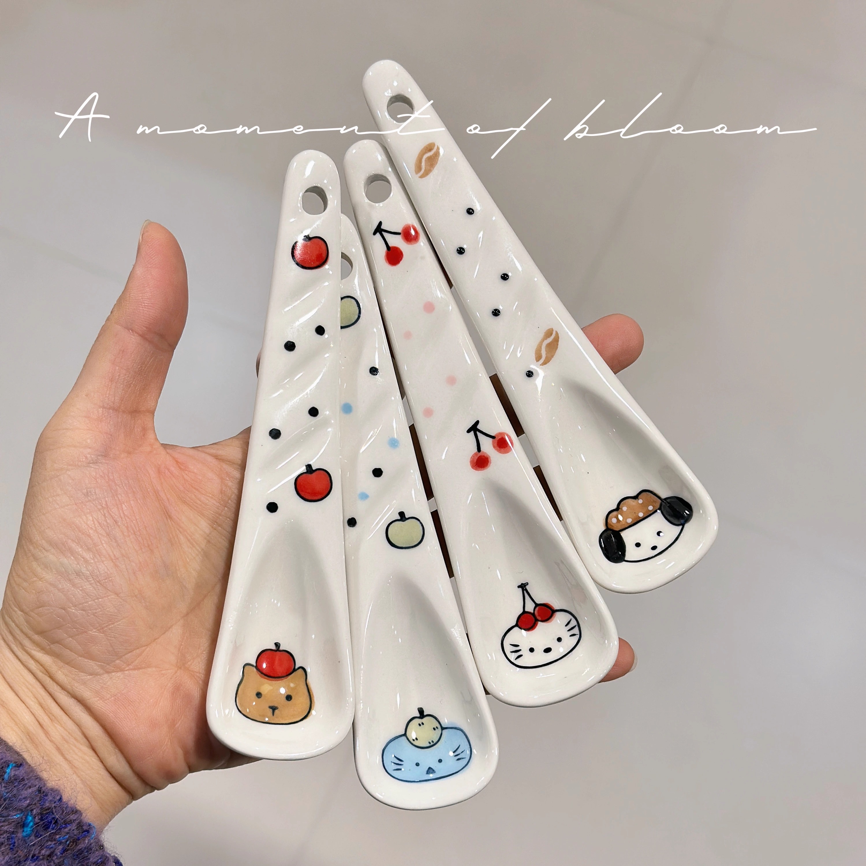 卡通可爱陶瓷甜品勺白色动物图案长柄勺子家用餐具咖啡勺搅拌勺