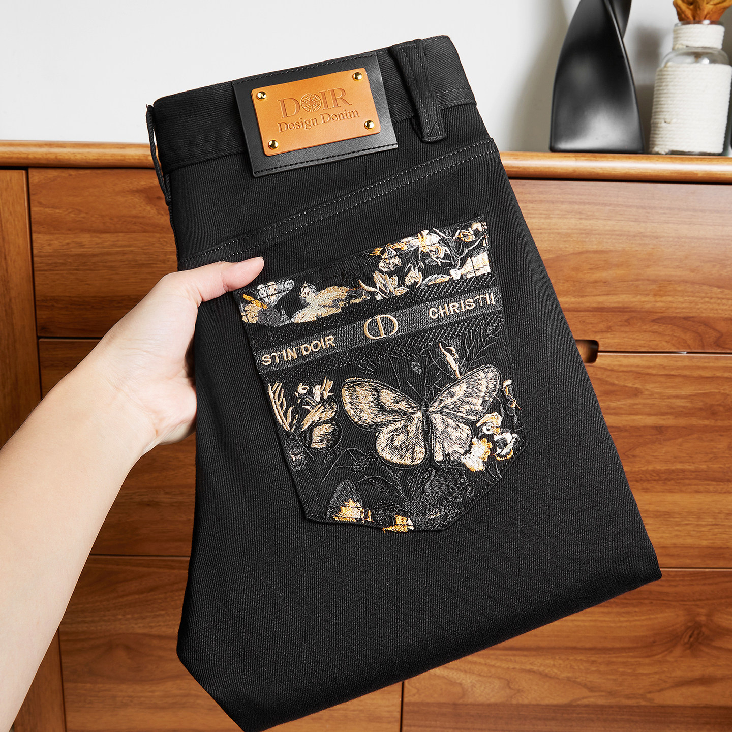 2026新款高端品牌黑色牛仔裤男修身小脚个性刺绣弹力潮流春夏裤子