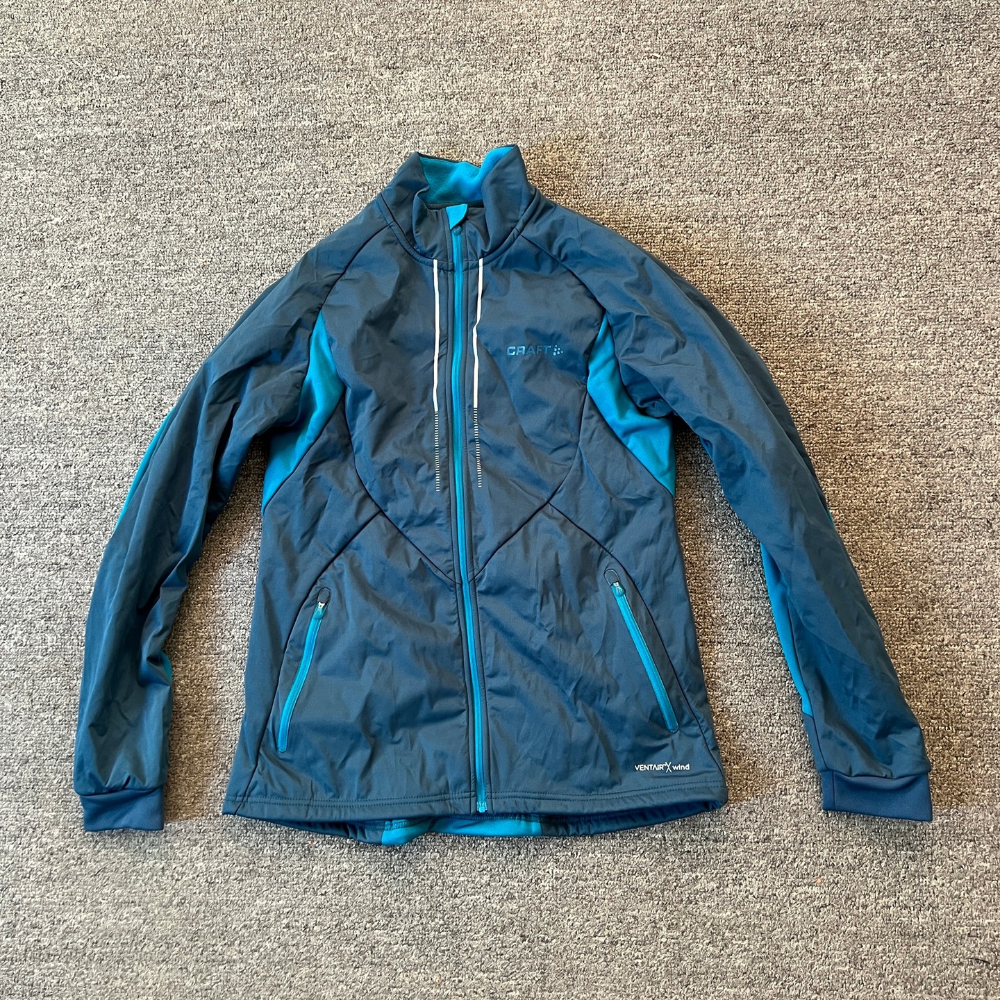 2026瑞典品牌户外骑行加绒运动跑步防风保暖女款秋冬季风衣外套