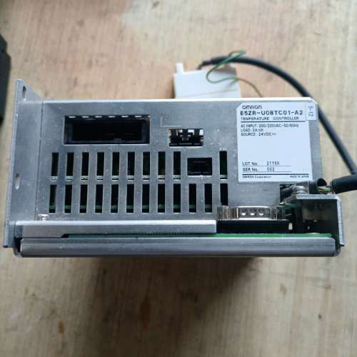 OMRONE5ZR-U08TC01-A2控制器，拆机原