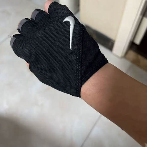 Nike 耐克 Gym Essential 女子健身训练空中瑜伽手套 黑色 AC4239