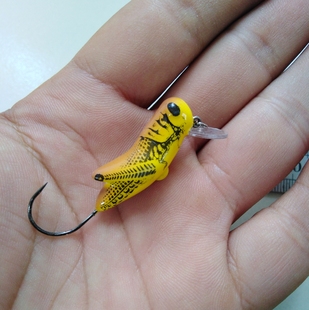 微物米诺1.6克单钩浮水高仿真蚂蚱蟋蟀路亚饵鲑鱼大嘴鱼绝杀淡水