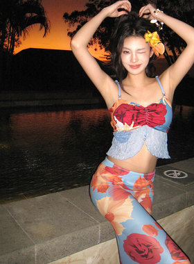 海边度假绝美花色泳衣