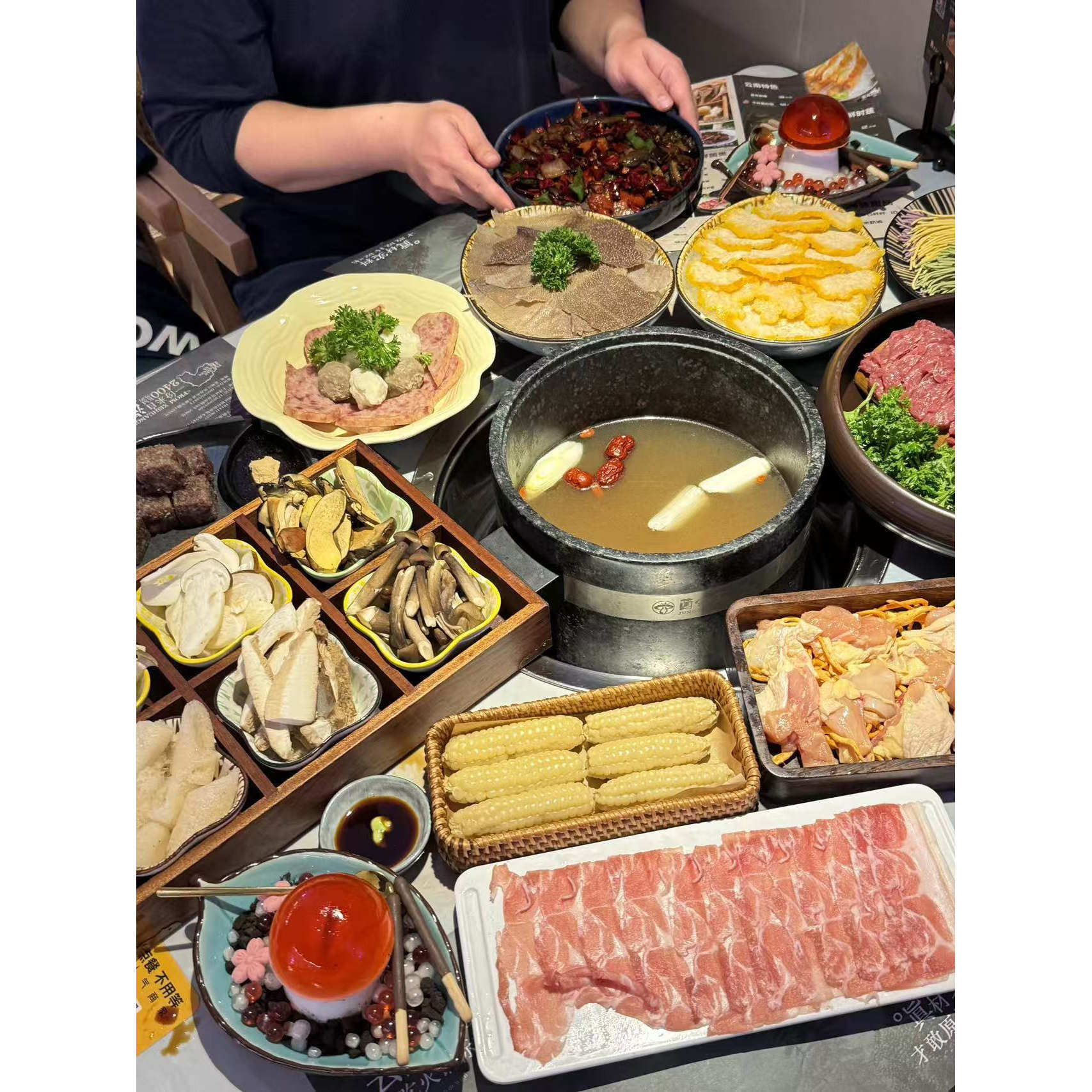 菌公主火锅店同款锅墨脱石锅野生菌专用酒店火锅店会所养生锅定制