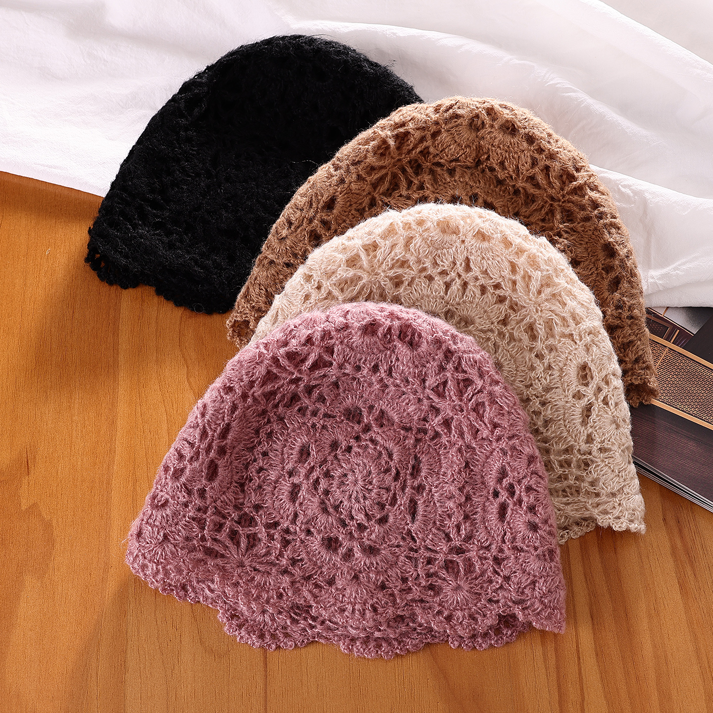 手工编织复古蕾丝花朵双层保暖帽