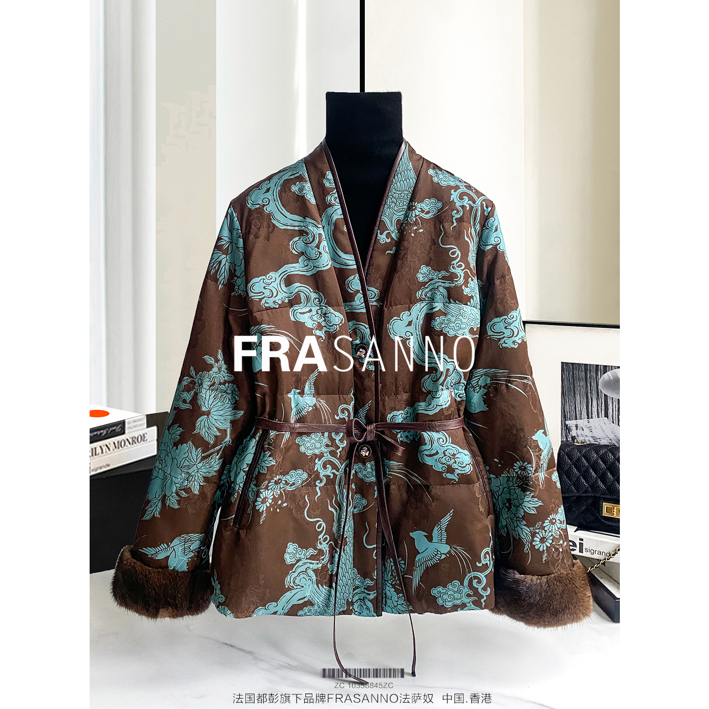 鹅绒服外套V领刺绣羽绒服新中式