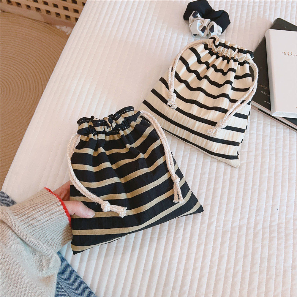 极简风经典条纹抽绳束口袋化妆品整理收纳包洗漱化妆包旅行小包