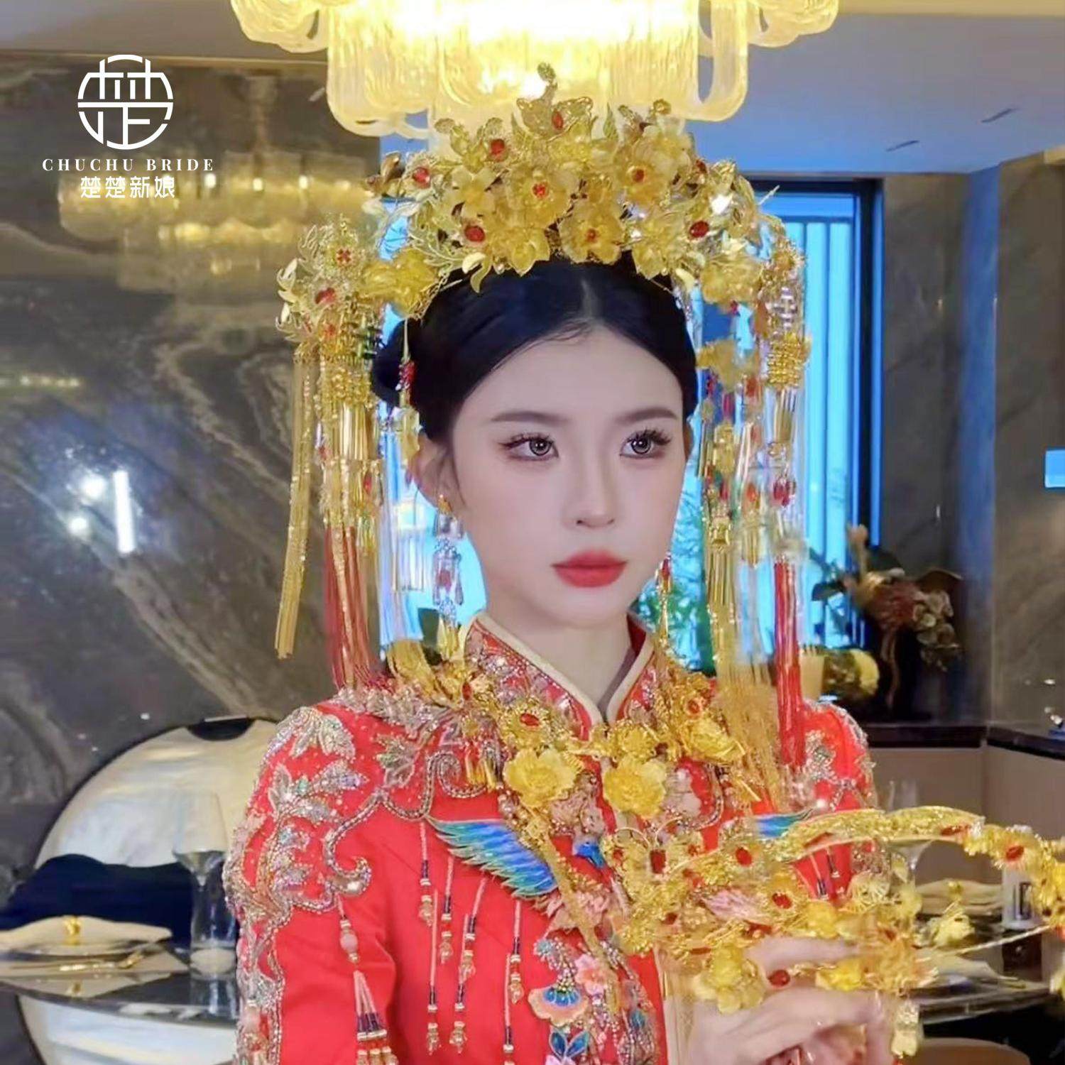 金色秀禾服新娘结婚流苏头饰