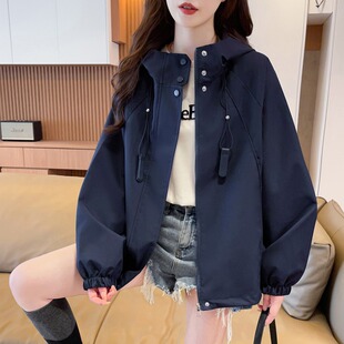 冲锋衣外套女秋冬新款宽松洋气减龄百搭休闲小个子连帽夹克上衣服