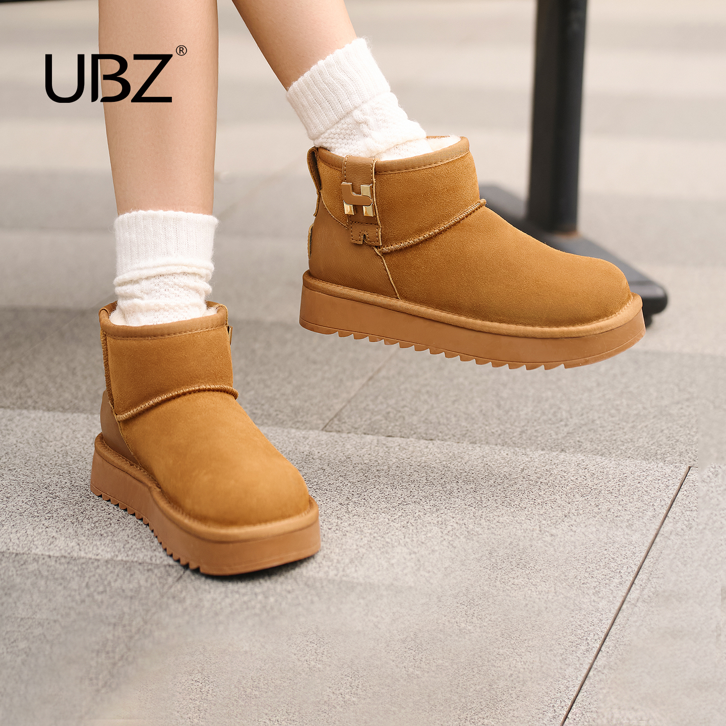 UBZ 防水雪地靴女2025年冬季新款时尚百搭加绒加厚保暖棉鞋短筒靴