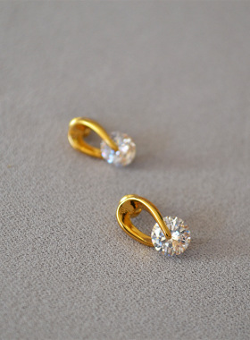 日韩时尚简约精致小巧个性闪耀锆石气质925银针耳钉耳饰日常通勤