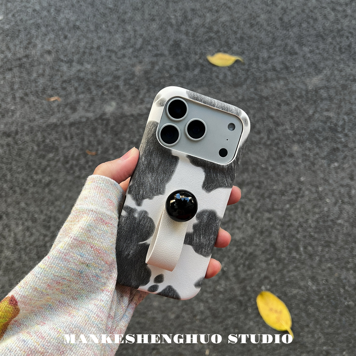 ins冷淡风小众高级感灰白奶牛纹指环扣苹果17手机壳适用iPhone16promax简约男女15pro超好看14全包防摔