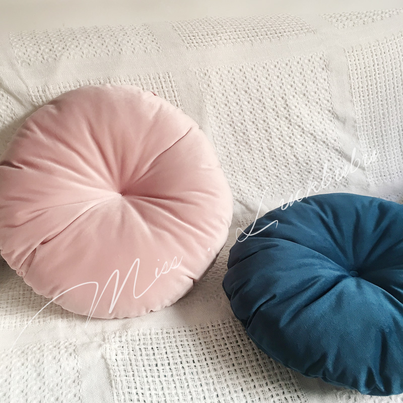 简约ins南瓜丝绒现代圆形抱枕