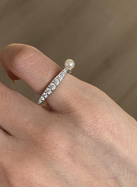 精致高级感银色平衡木珍珠尾戒