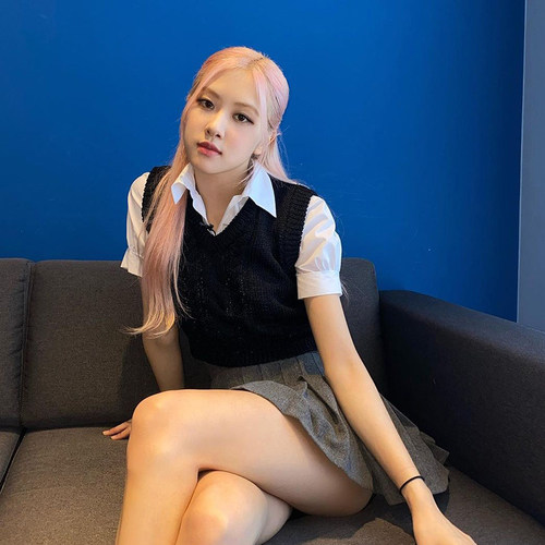 朴彩英rose明星同款辣妹针织衫