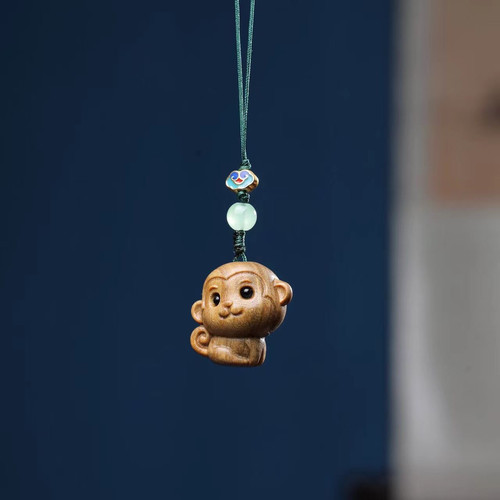 绿檀木雕萌猴手机挂链实木工艺可爱动物生肖小猴子钥匙扣包包挂件