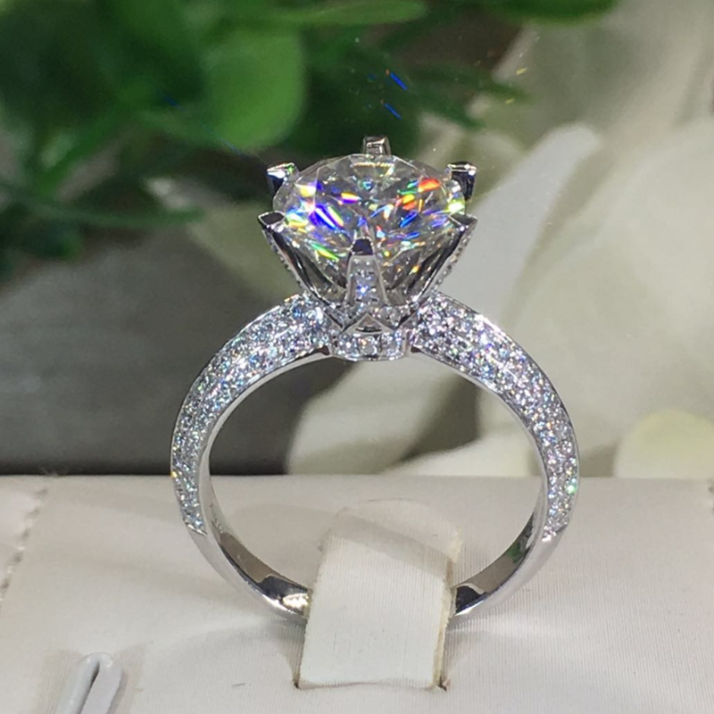 18k白金莫桑石戒指女豪华群镶款玫瑰金d色钻石戒指六爪订婚钻戒女