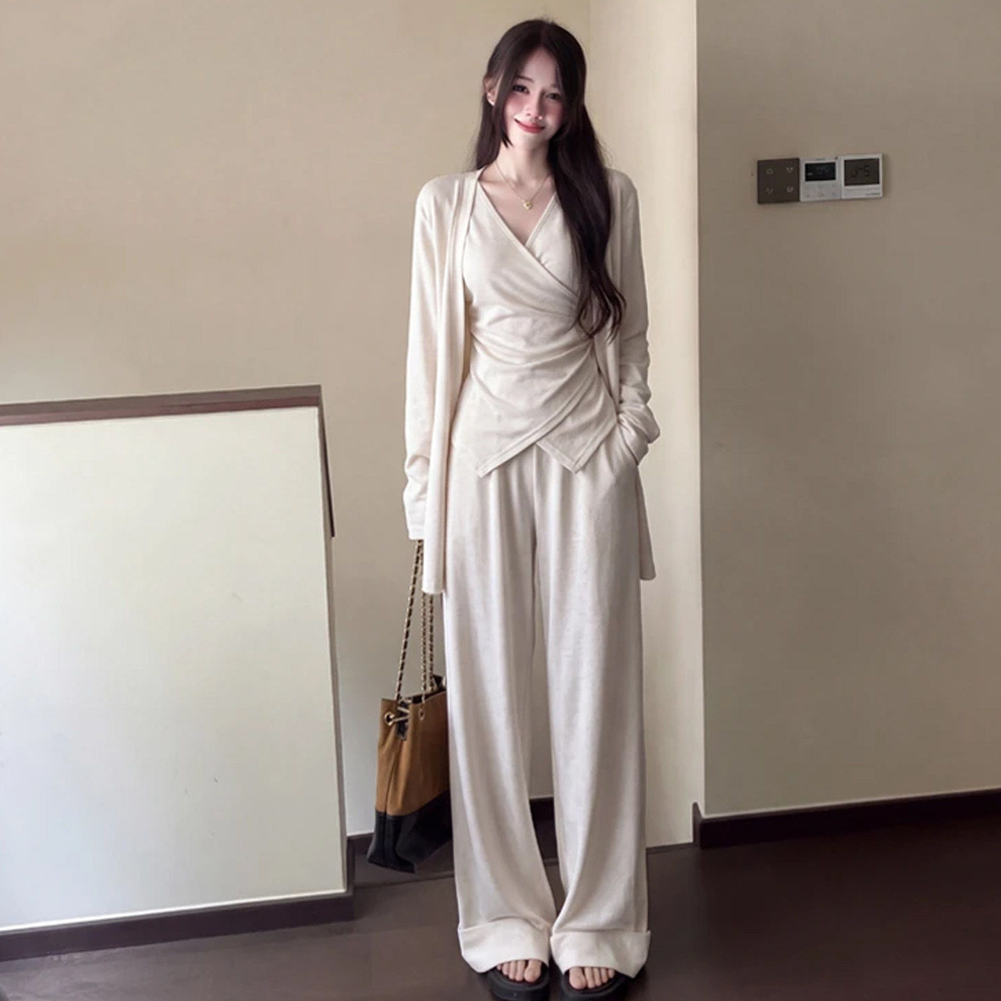时尚套装女秋季新款洋气修身显瘦吊带开衫阔腿裤休闲三件套