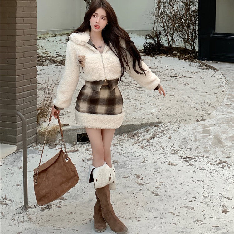 冬装搭配一整套短款毛绒外套学院风半身包臀裙子秋冬两件套装裙女