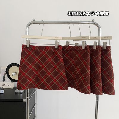 a字包臀短裙裤复古红格纹半身裙