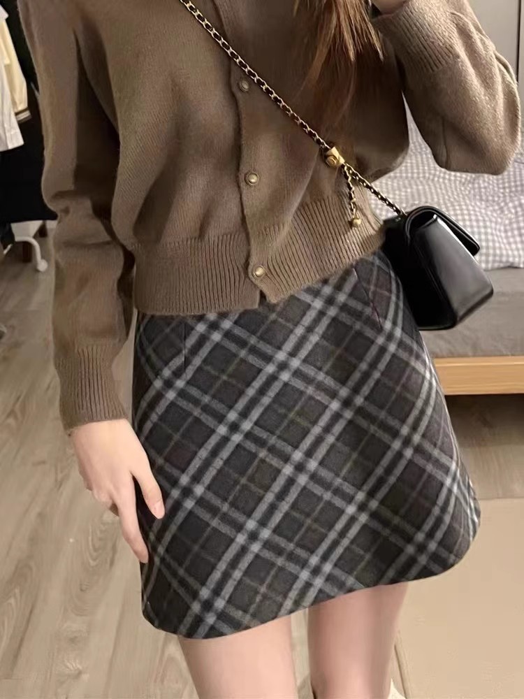 格子半身裙女秋冬a字裙学生短裙