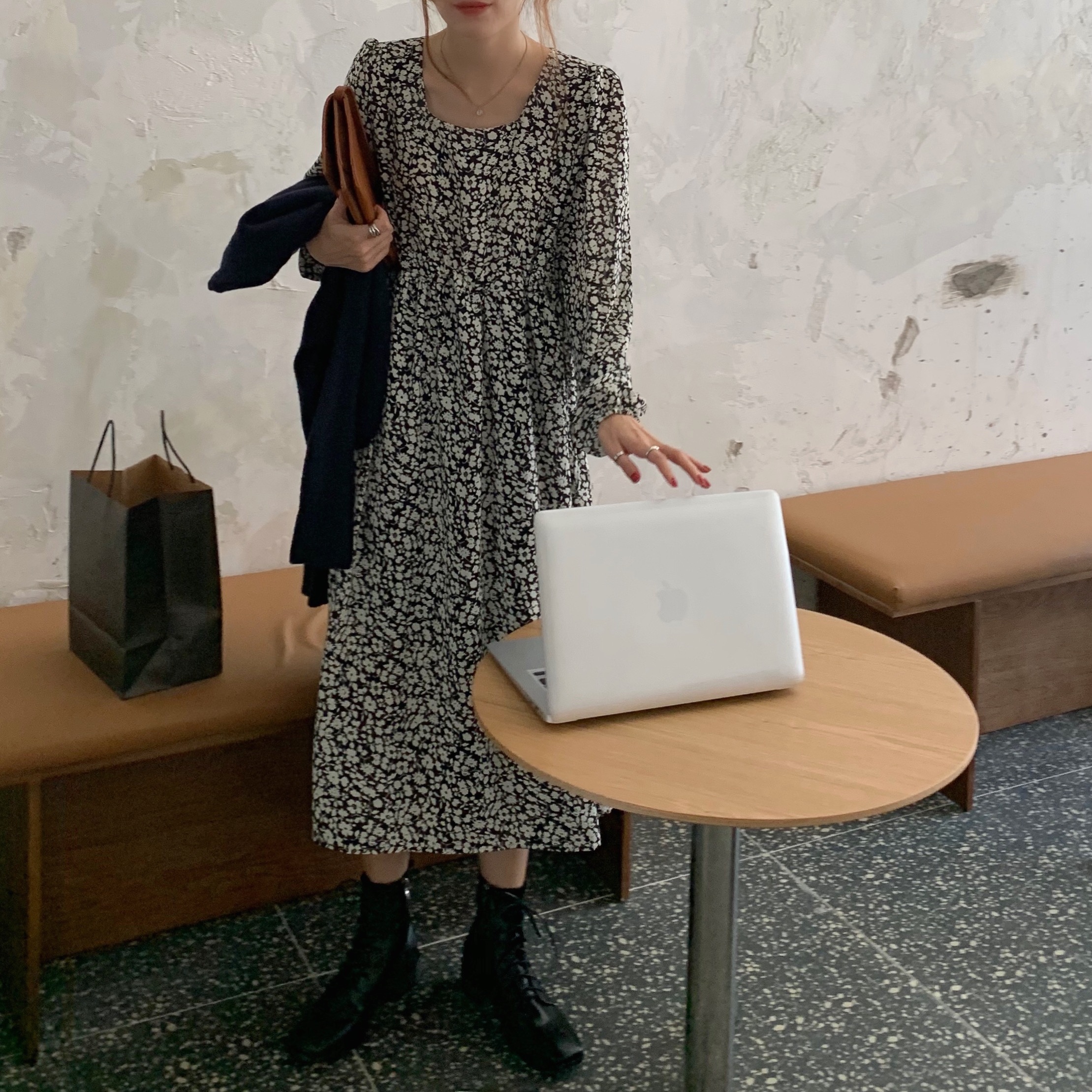 Real price real shot French retro floral dress women's long chiffon long sleeve bottomed skirt winter