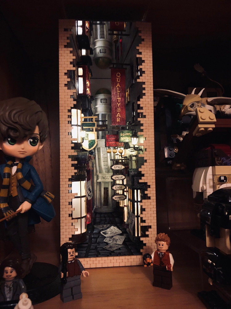 哈利波特周边对角巷书立书挡模型DIY灯光小屋立体拼装送男女礼物