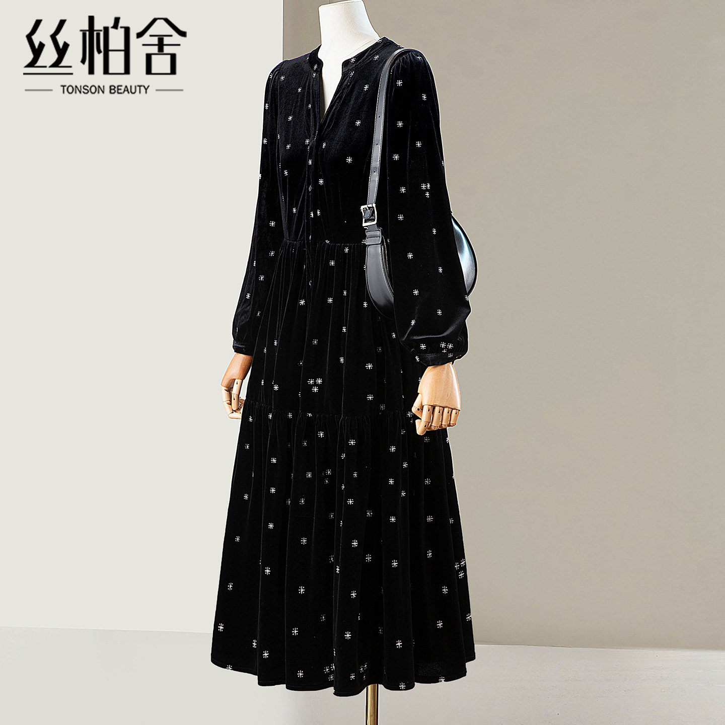 丝柏舍V领连衣裙2026秋装新款女装时尚长袖修身A字中长款小黑裙