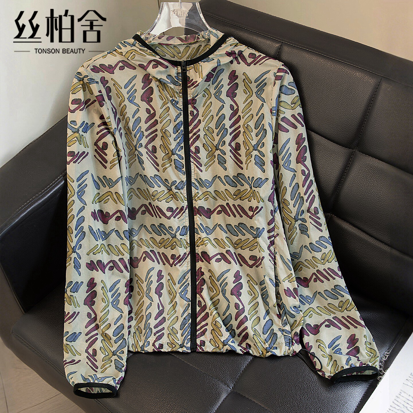 丝柏舍简约短款连帽宽松款外套图片