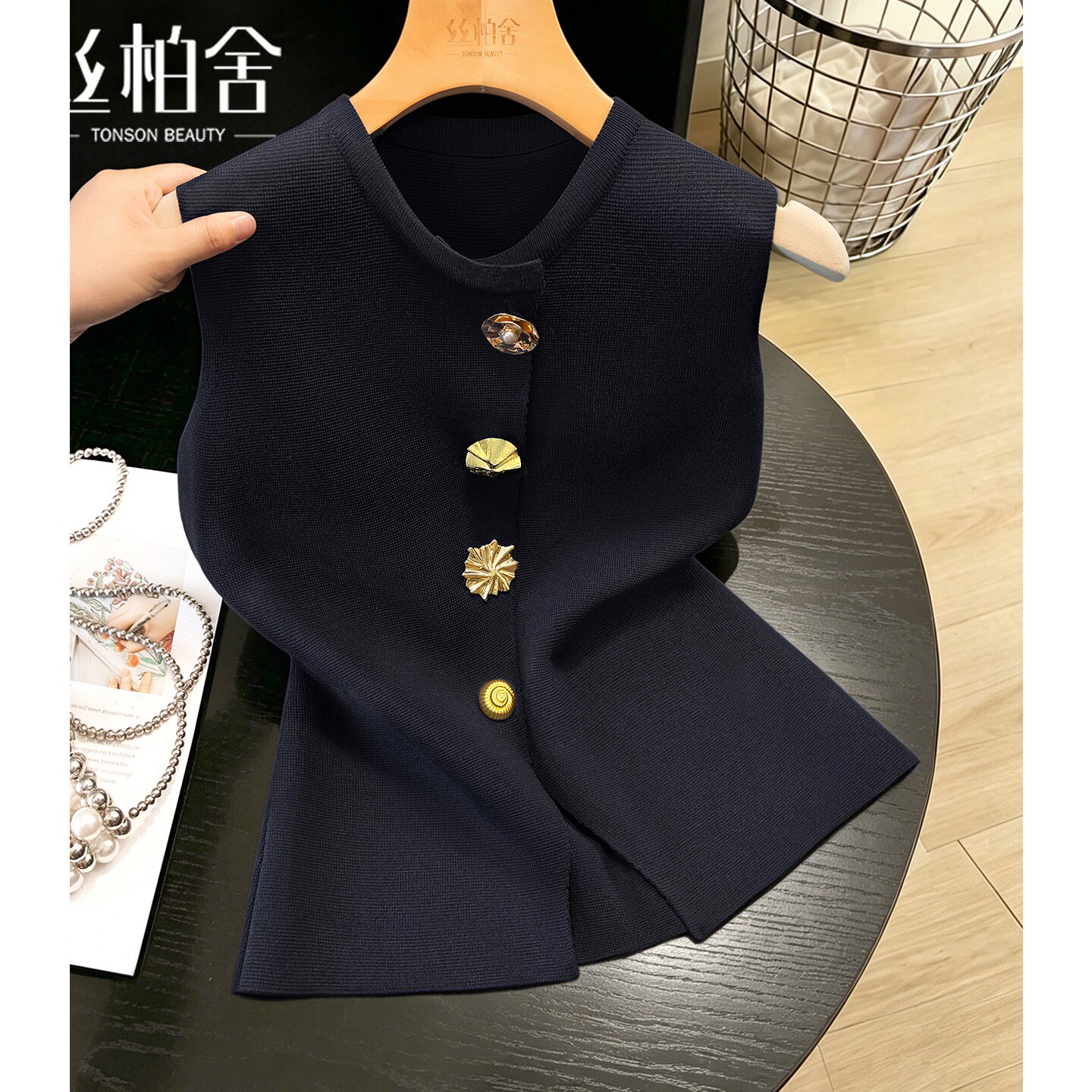 丝柏舍短款马甲简约圆领修身马夹图片