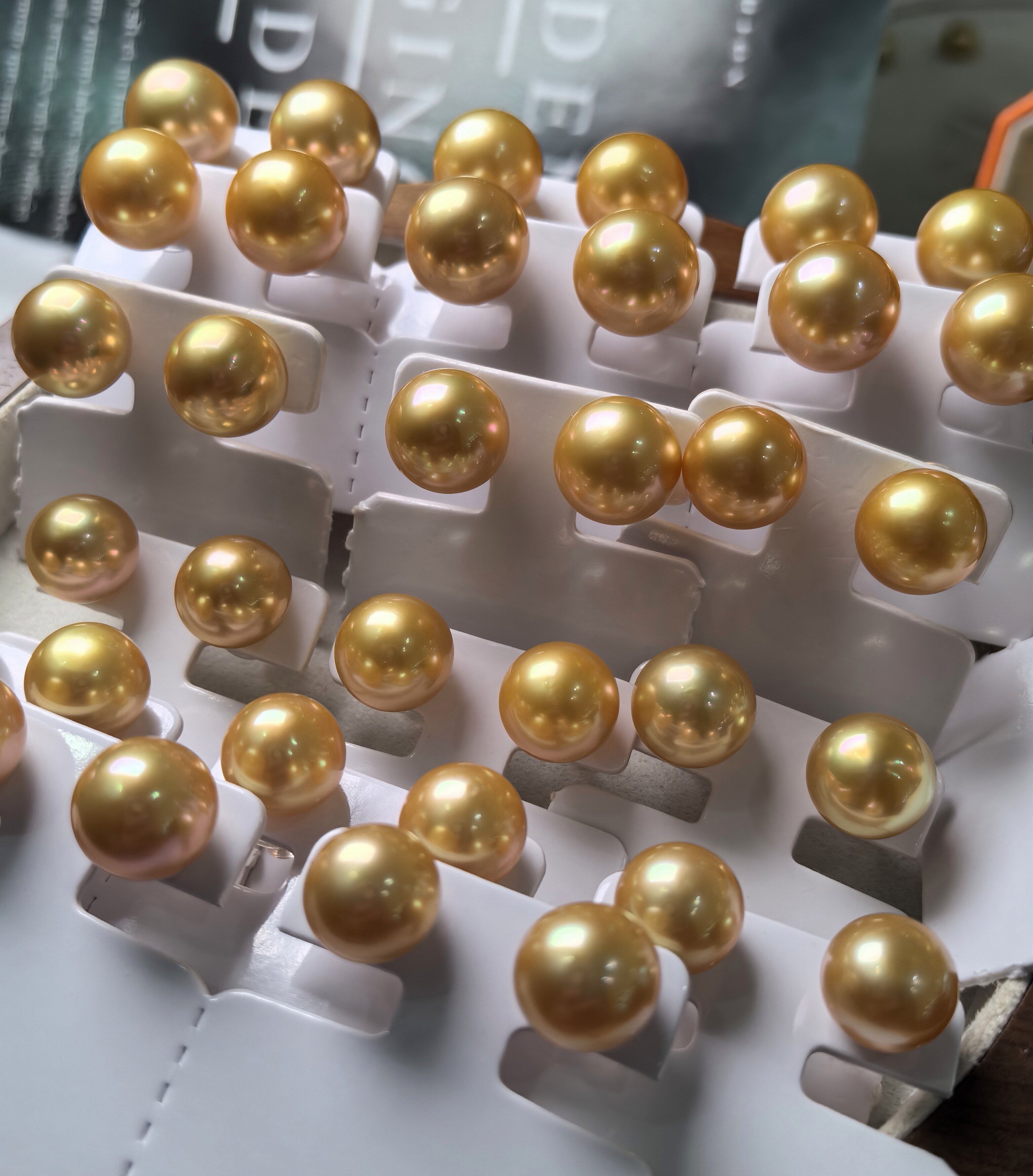 天然南洋金珠耳钉18k金圆超浓金海水珍珠大小点位简约基础百搭
