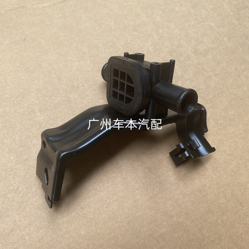 七代雅阁2.4发动机暖水开关