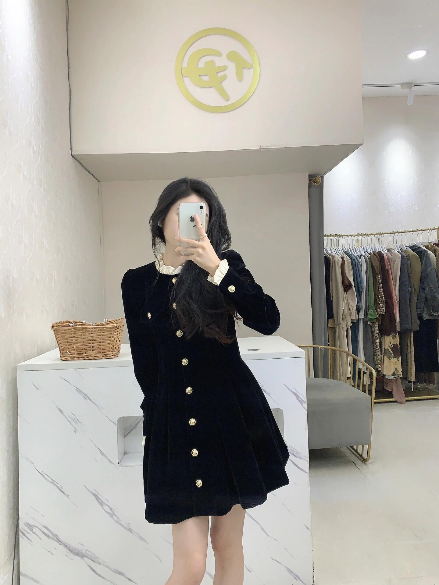 现货selfportrait现货2025早秋新款黑色丝绒小香风收腰显瘦连衣裙