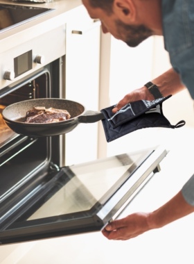 F212丨吊牌全 黑色复古花草纯棉F方垫