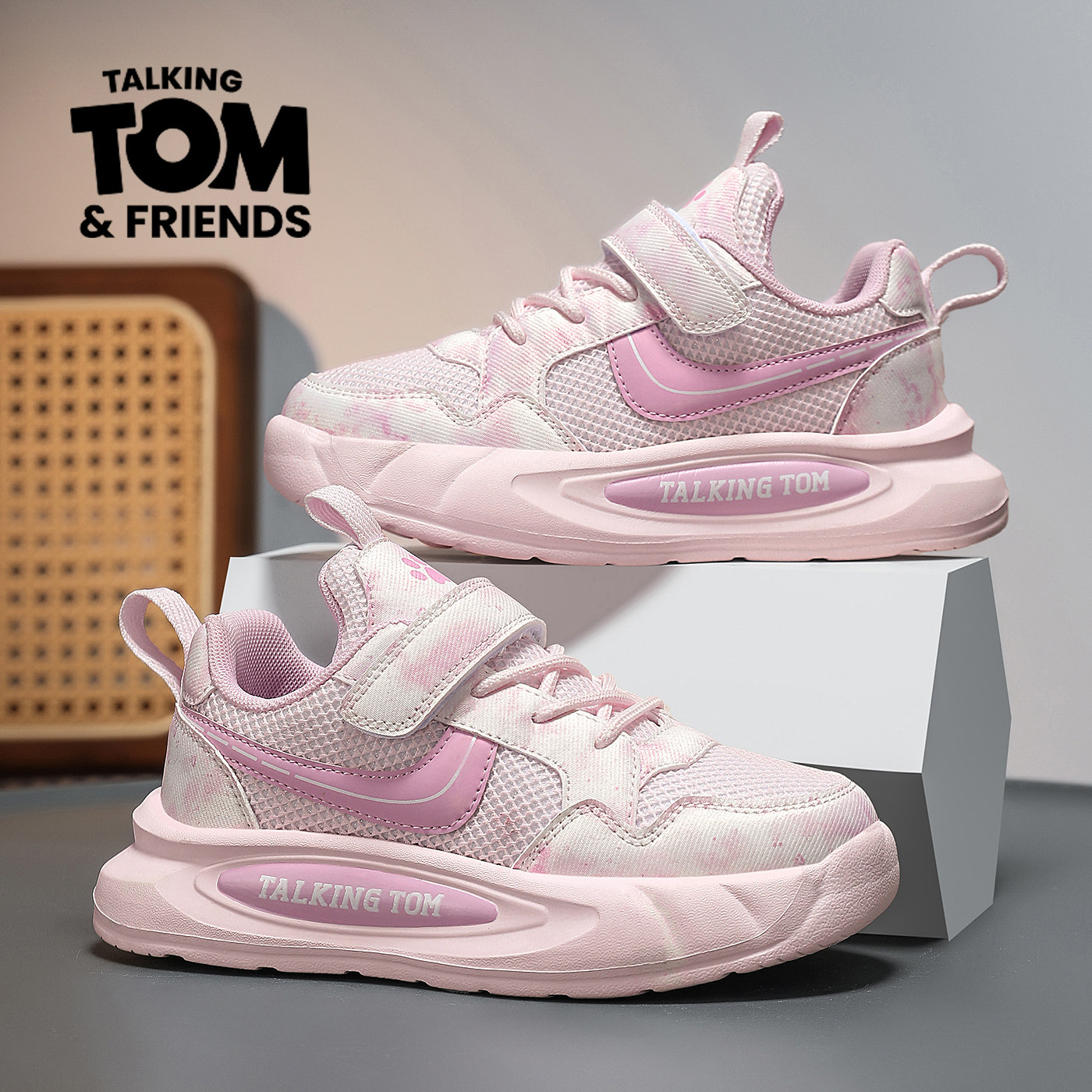 汤姆猫女童运动鞋透气网布魔术贴跑步鞋中大童轻便减震休闲跑步鞋