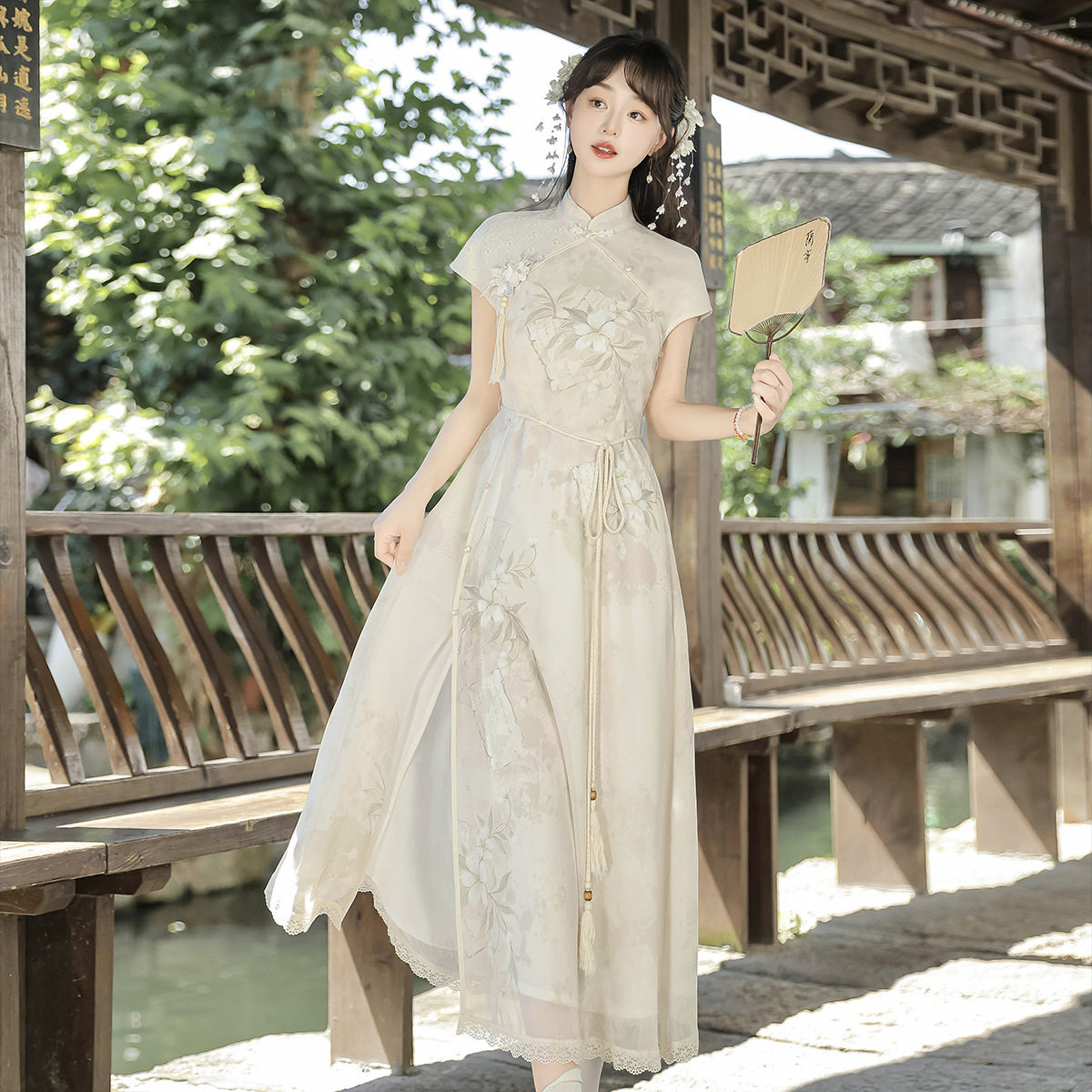 原创设计梨花曲新中式女装国风日常新款连衣裙优雅盘扣立领刺绣