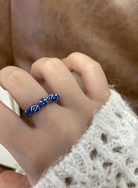 乔治姐姐/复古珐琅蝴蝶结滴油花纹戒指女ins小众设计蓝色食指戒