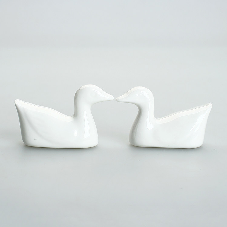 鸭子筷架陶瓷器纯白色