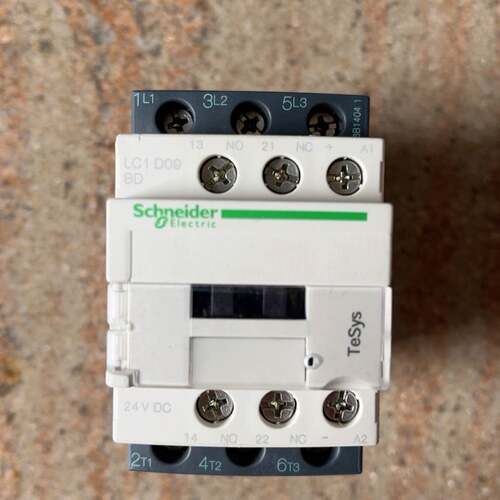 可议价交流接触器LC1D09BD，正品保证，24V DC，4