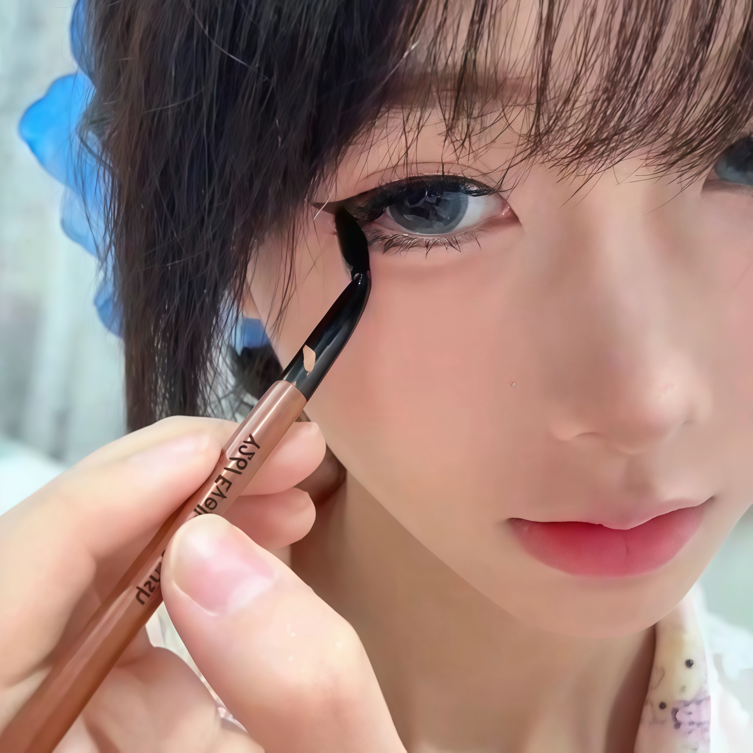 我愿封为zui牛折角刷！眼线刷卧蚕眼部细节刷极细斜角化妆师刷子