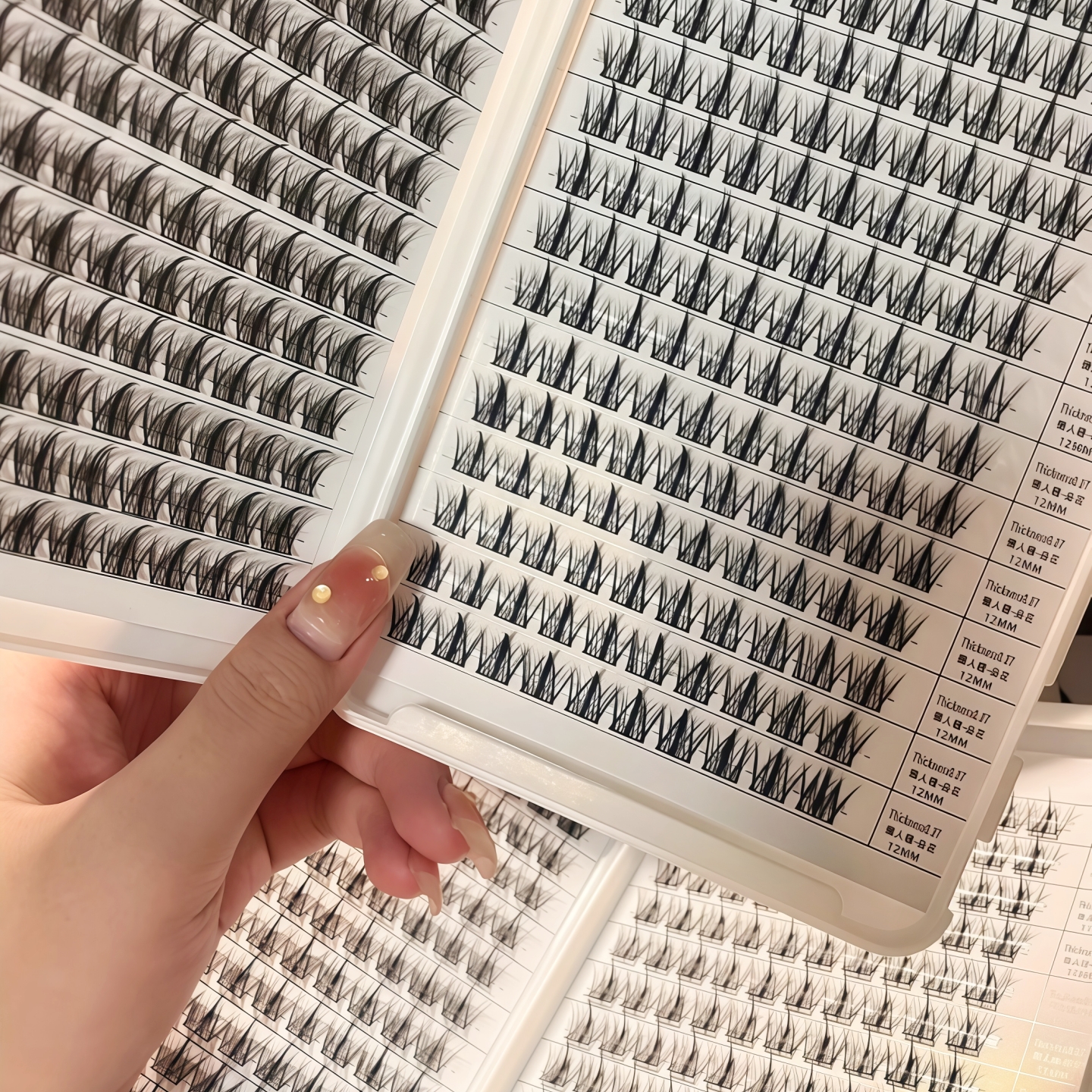 一眼心动！懒人纯欲假睫毛书