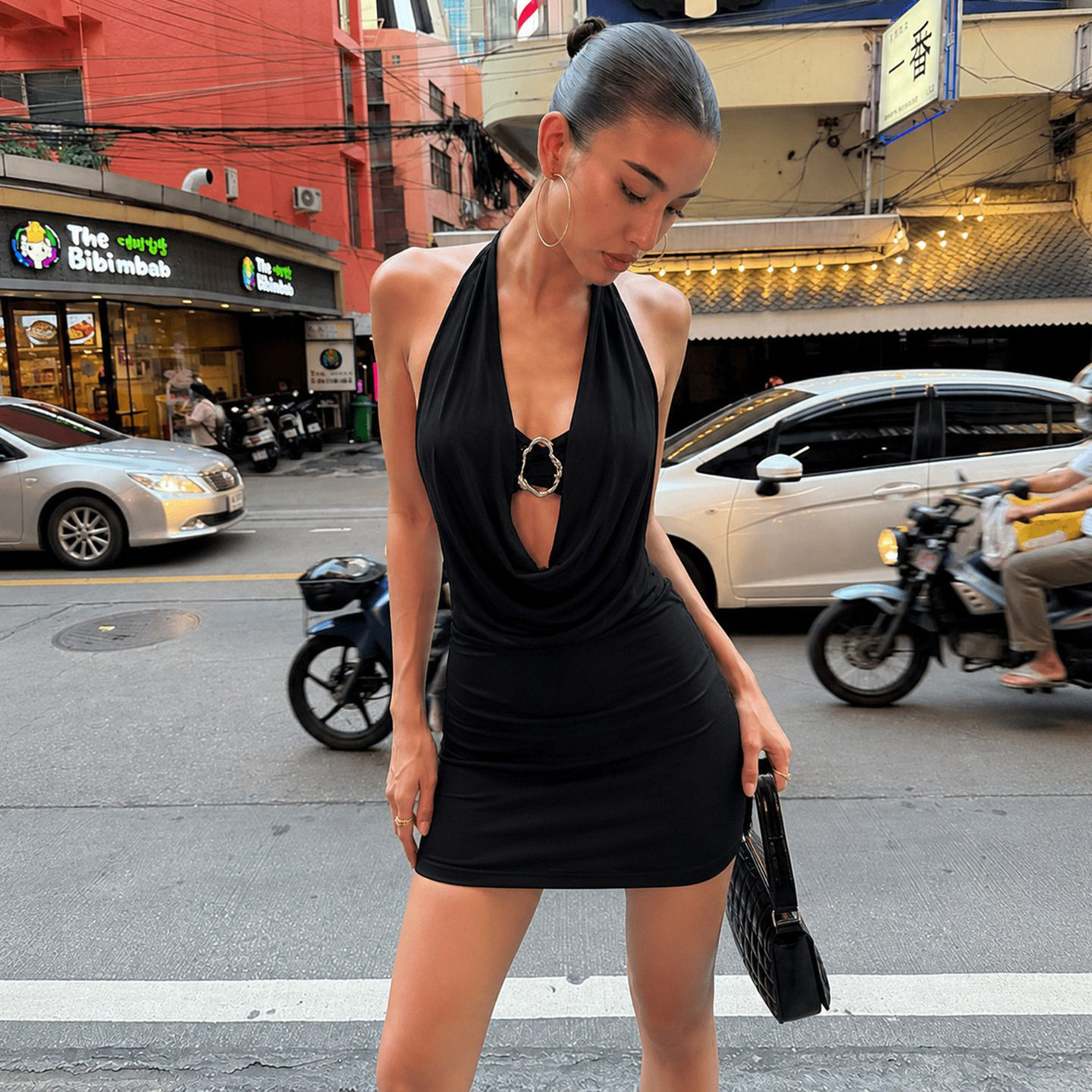 欧美派对名媛气质挂脖荡领连衣裙金属装饰迷你抹胸内搭性感包臀裙