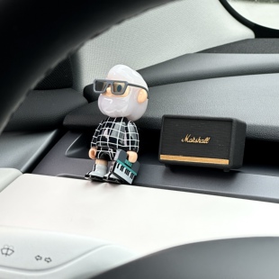 FARMER BOB男友车载香薰摆件特斯拉出风口公仔装饰男士高级感礼物